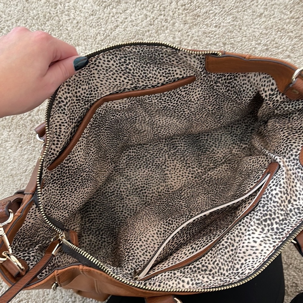 Elegant Brown Leather Tote Bag - Picture 5 of 5